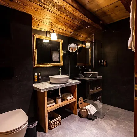 Au 17 D'hotes, Rte Du Village 17, 1875 * Morgins