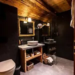 Au 17 D'hotes, Rte Du Village 17, 1875 * Morgins